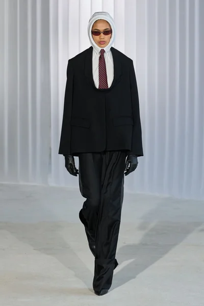 Look 5